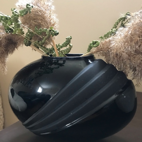 Vases - Picture 2 of 5